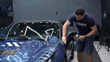 Aanbrengen van Vonixx Carnauba Plus Cleaning Wax met applicator