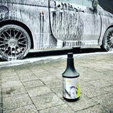 Kenotek Pro Snow Foam actiebeeld op auto