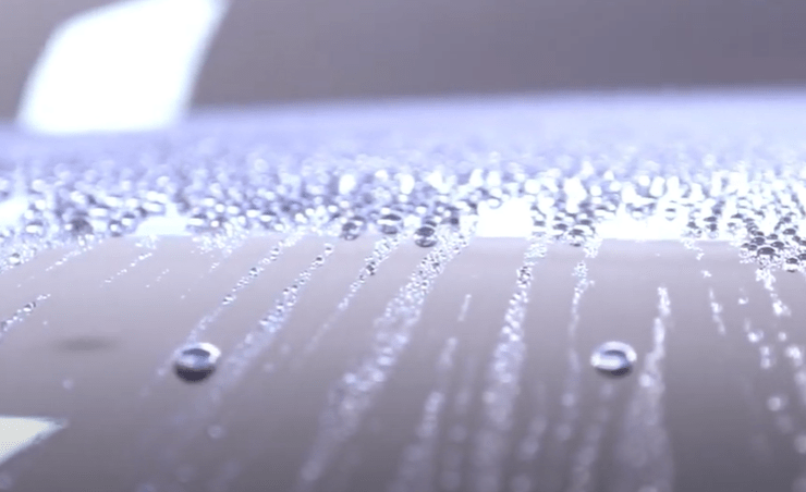 Glanzend lakresultaat na gebruik van Vonixx Blend spraywax