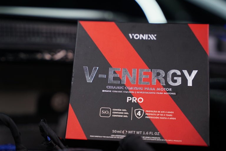 Glanzende kunststofdelen in de motorruimte na Vonixx V-Energy