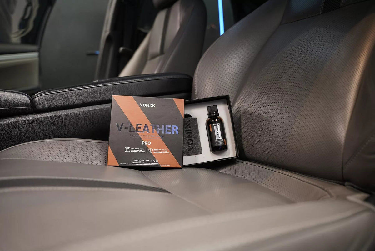 Aanbrengen van Vonixx V-Leather Pro leercoating op autoleer