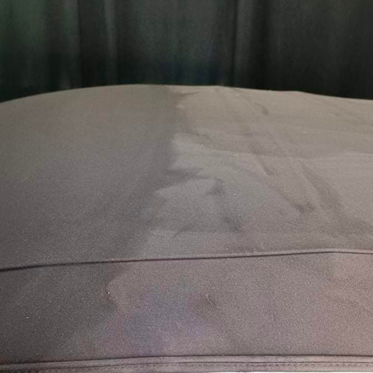 Waterafstotende werking op behandelde autobekleding